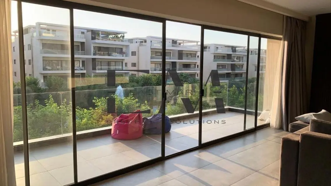 Furnished Apartment for sale in Lake View