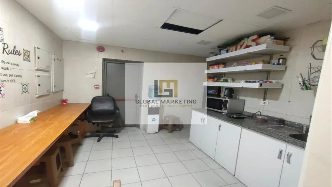 Office 250m finished for rent in Teseen Street