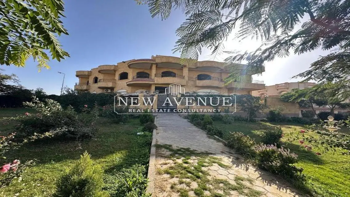 Luxurious Standalone 1200m² with large garden Delivered