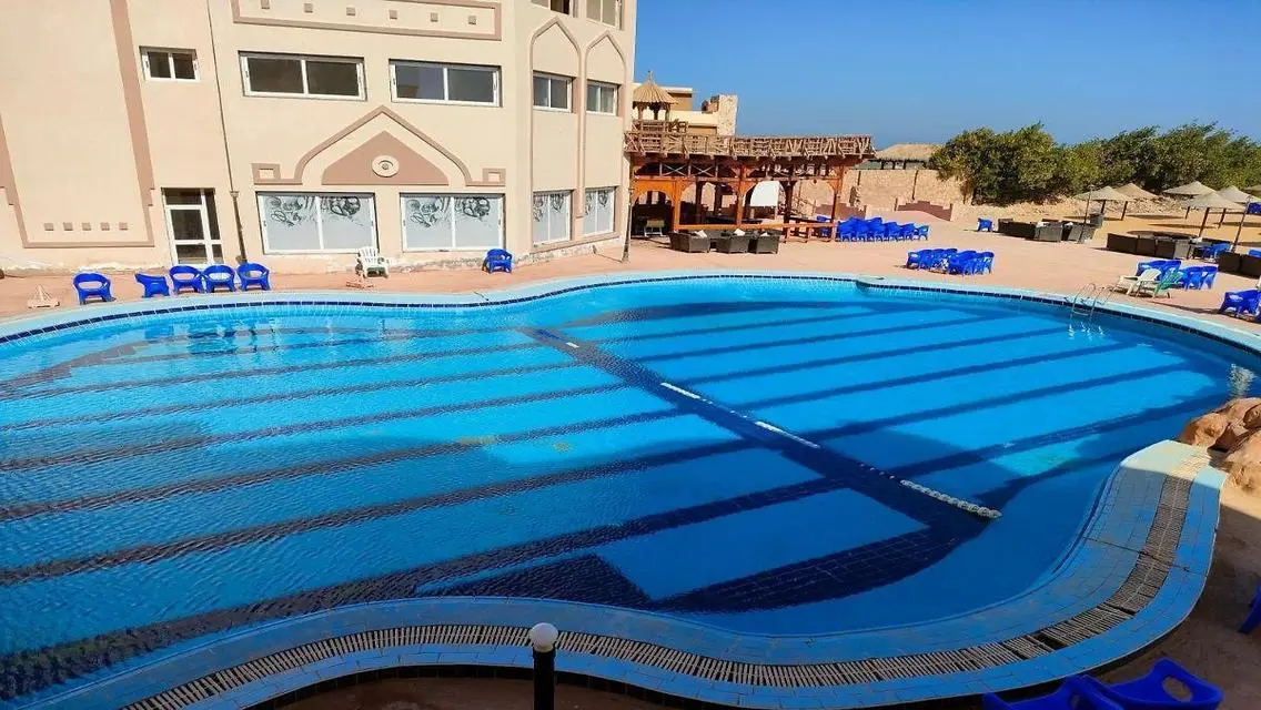 دوبلكس 3غرف دور تاني بروف بفرش واجهزة العين السخنة