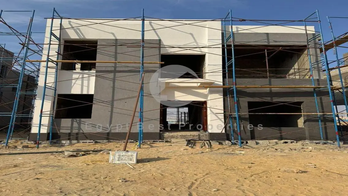 فيلا كبيرة للبيع بالسعادة تسليم خلال اقل من سنة