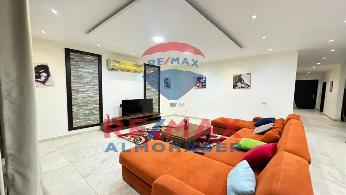 Chalet with Garden for Sale in Hacienda Bay