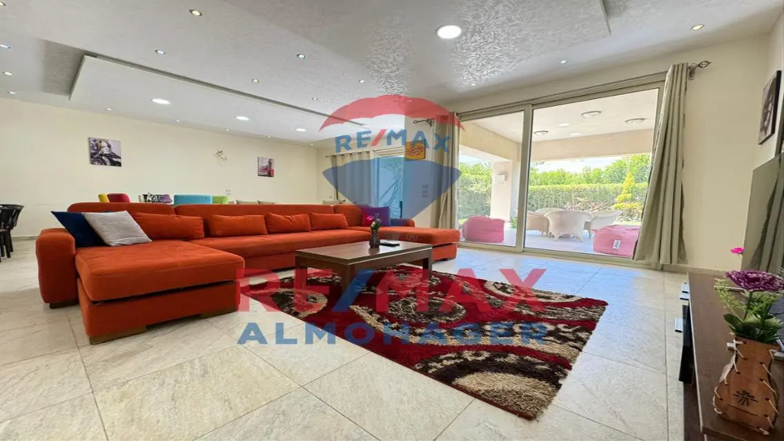 Chalet with Garden for Sale in Hacienda Bay