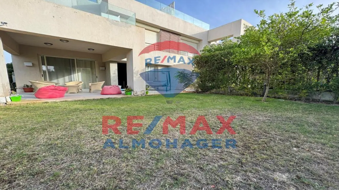 Chalet with Garden for Sale in Hacienda Bay