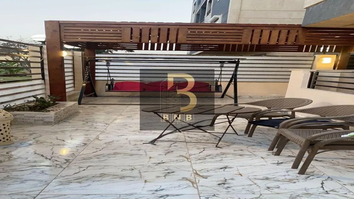شقة فاخرة للبيع في منطقة راقية