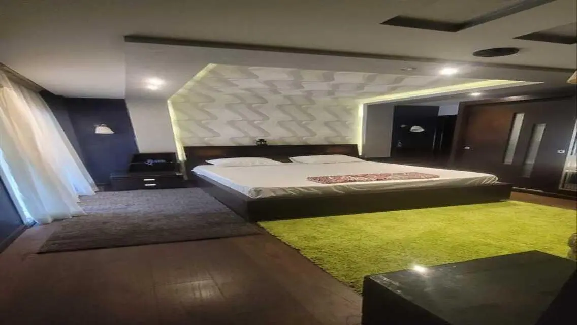 Ground floor apartment with garden for sale zayed