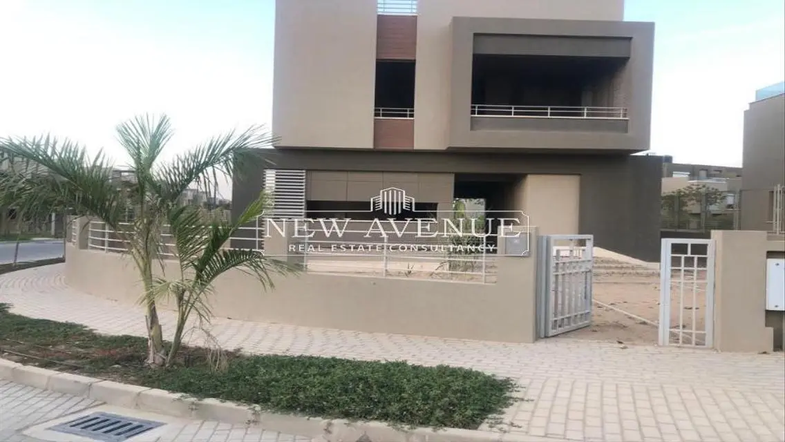 Standalone Villa 5 bedrooms corner - PalmHills PK2
