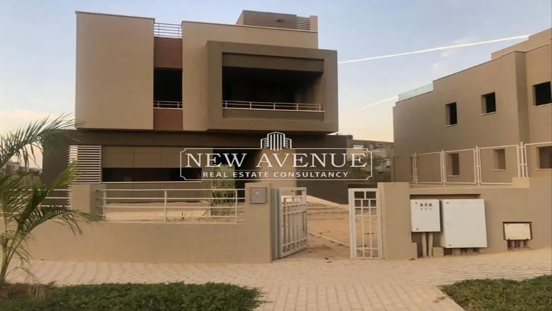 Standalone Villa 5 bedrooms corner - PalmHills PK2