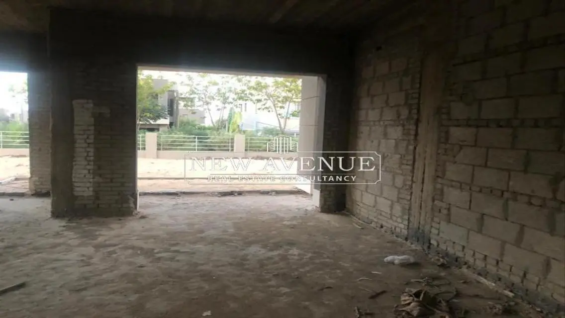 Standalone Villa 5 bedrooms corner - PalmHills PK2