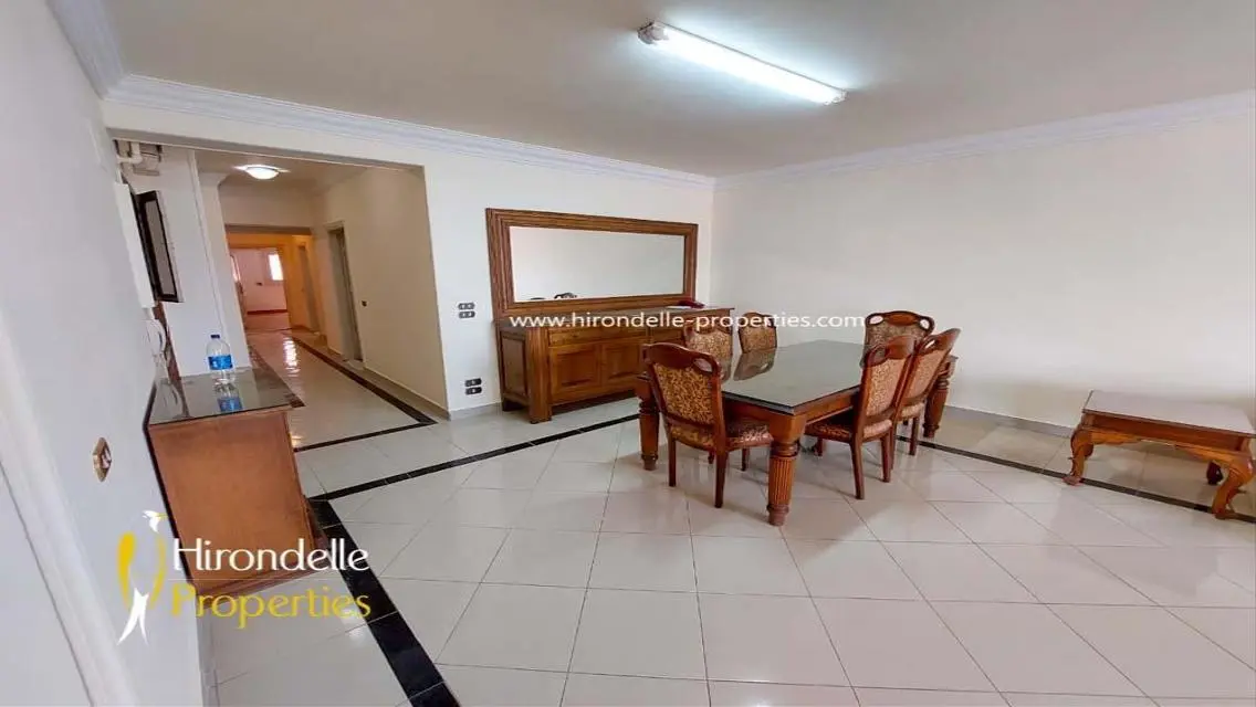 شقة واسعة للايجار بالمعادي دجلة