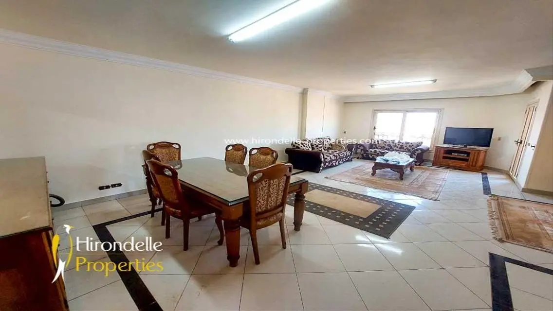 شقة واسعة للايجار بالمعادي دجلة