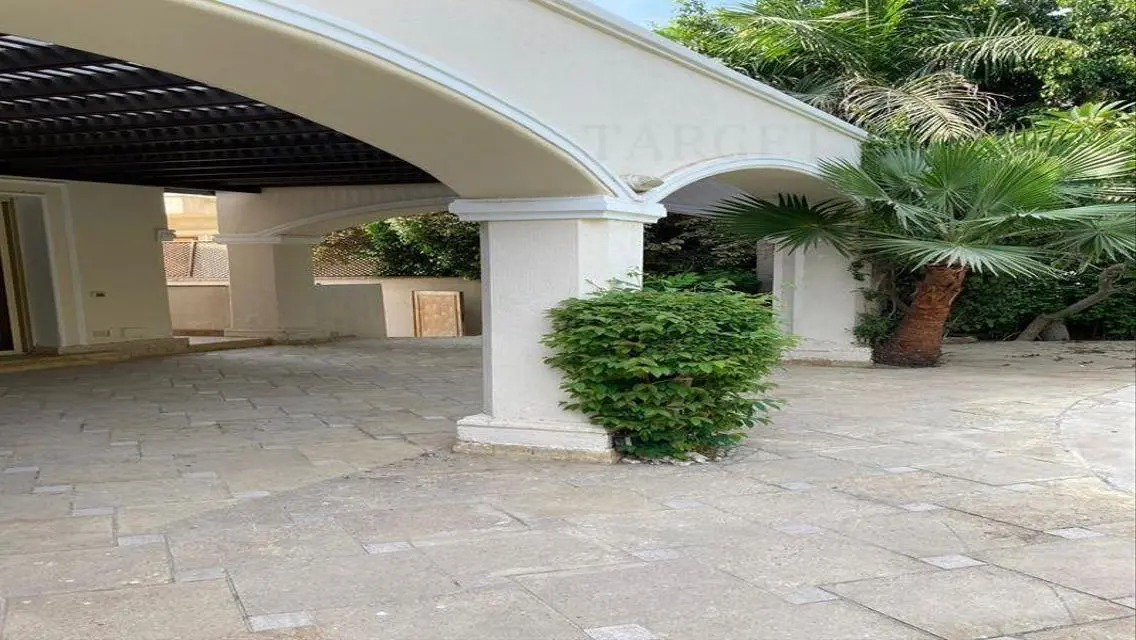 Villa in Katameya Heights, semi-furnished, ultra m
