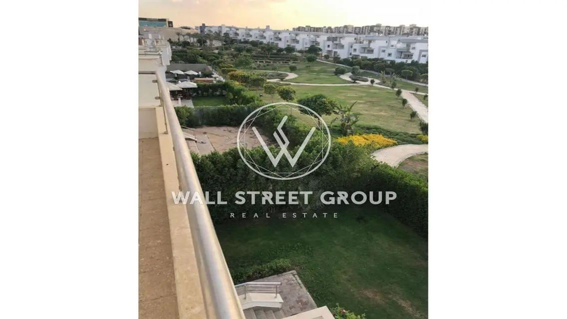 Villa for Sale 654m New Cairo - Garden View