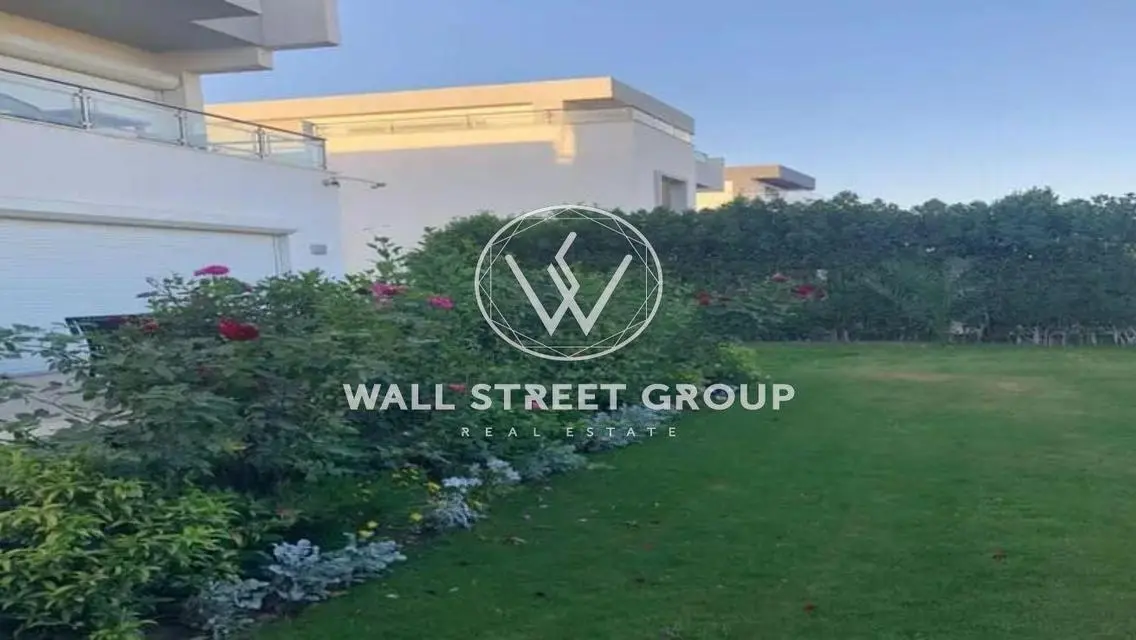 Villa for Sale 654m New Cairo - Garden View