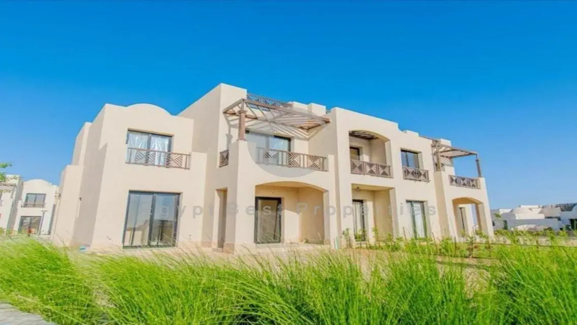 Chalet overlooking the sea, with big garden