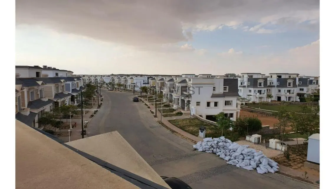 اي فيلا للبيع ف تشيل اوت بارك3/4تشطيب تحت سعرالسوق