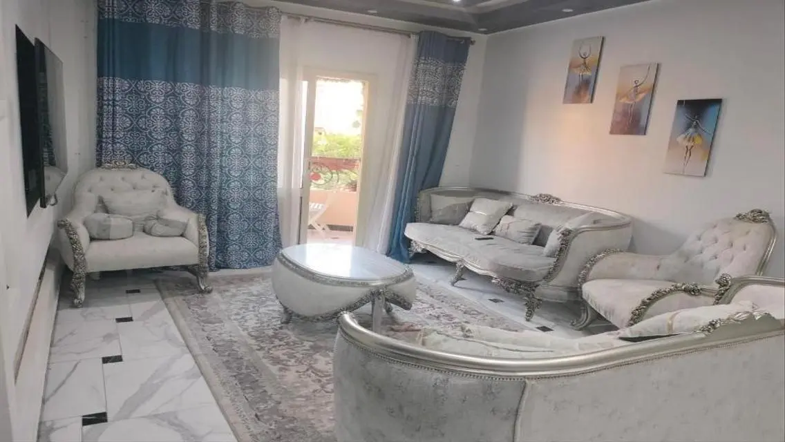 موقع مميز- بجوار الخدمات - تشطيب سوبر لوكس