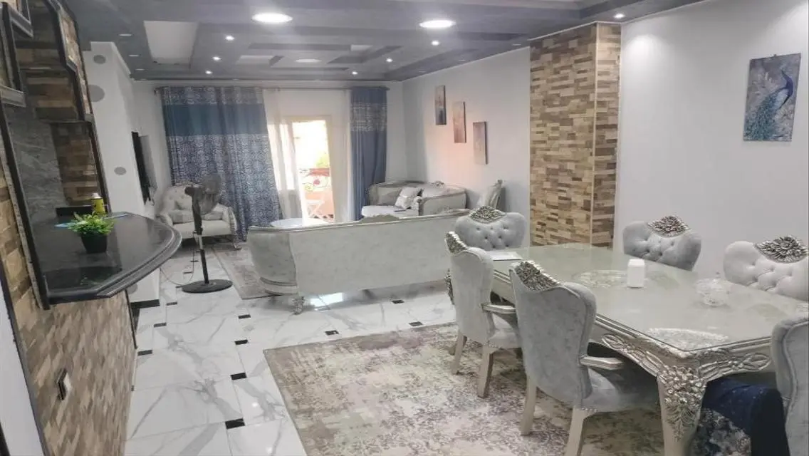 موقع مميز- بجوار الخدمات - تشطيب سوبر لوكس