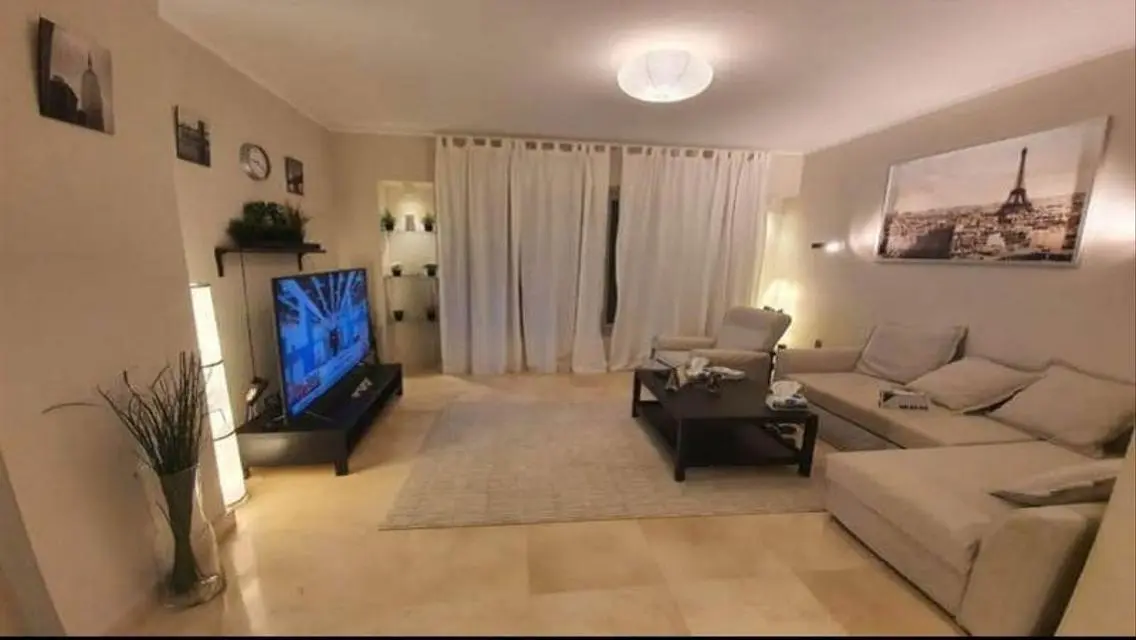 شقه للبيع مفروشه بالكامل بالتكيفات بسعر لقطه