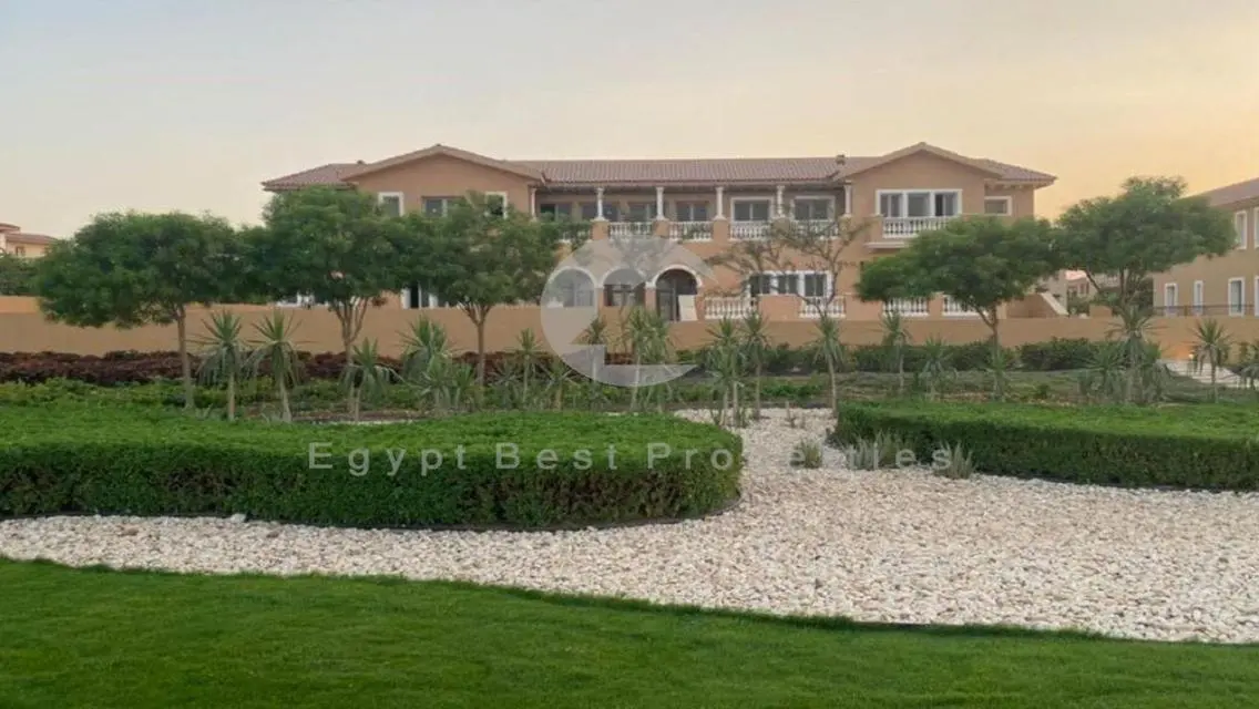 تاون هاوس للبيع ف القاهرة الجديدة هايد بارك 10سنين