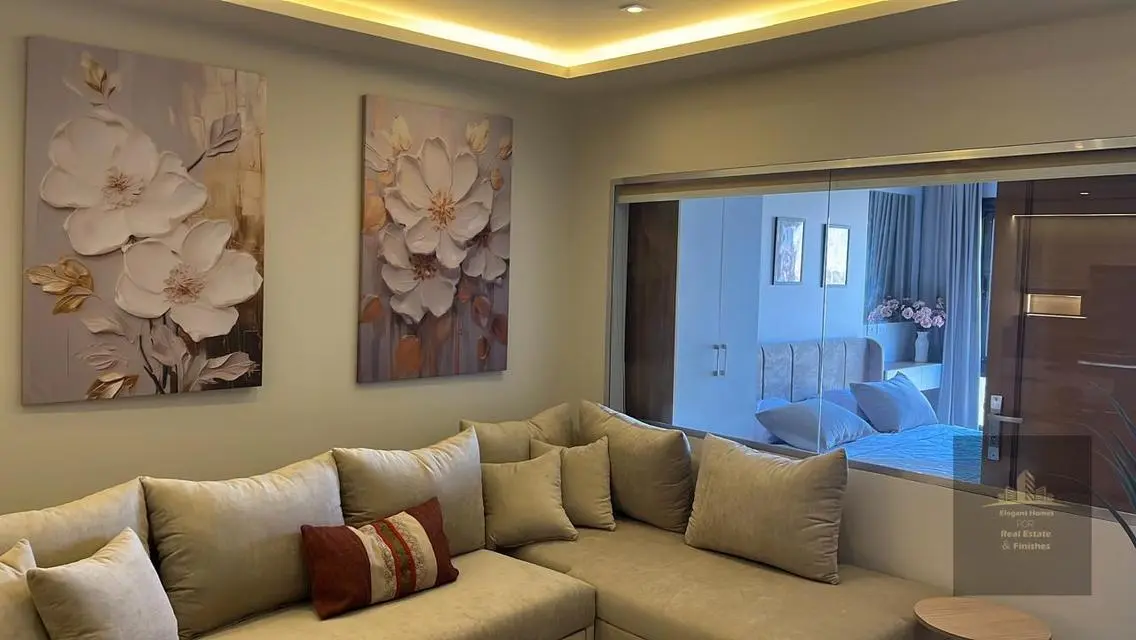 Hotel studio for rent, first used