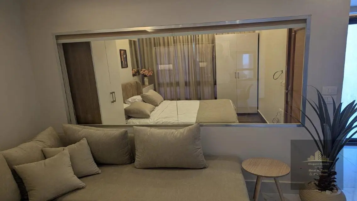 Hotel studio for rent, first used
