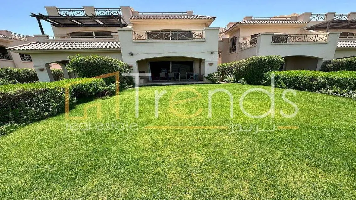 شاليه أرضى بحديقة خاصه يطل على البحر