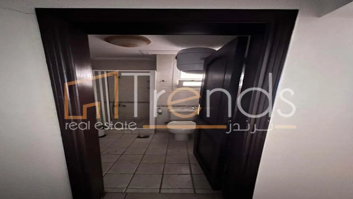 شاليه أرضى بحديقة خاصه يطل على البحر