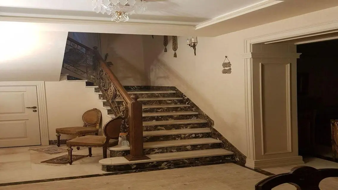 فيلا متشطبه للبيع فى اكتوبر , حمام سباحه