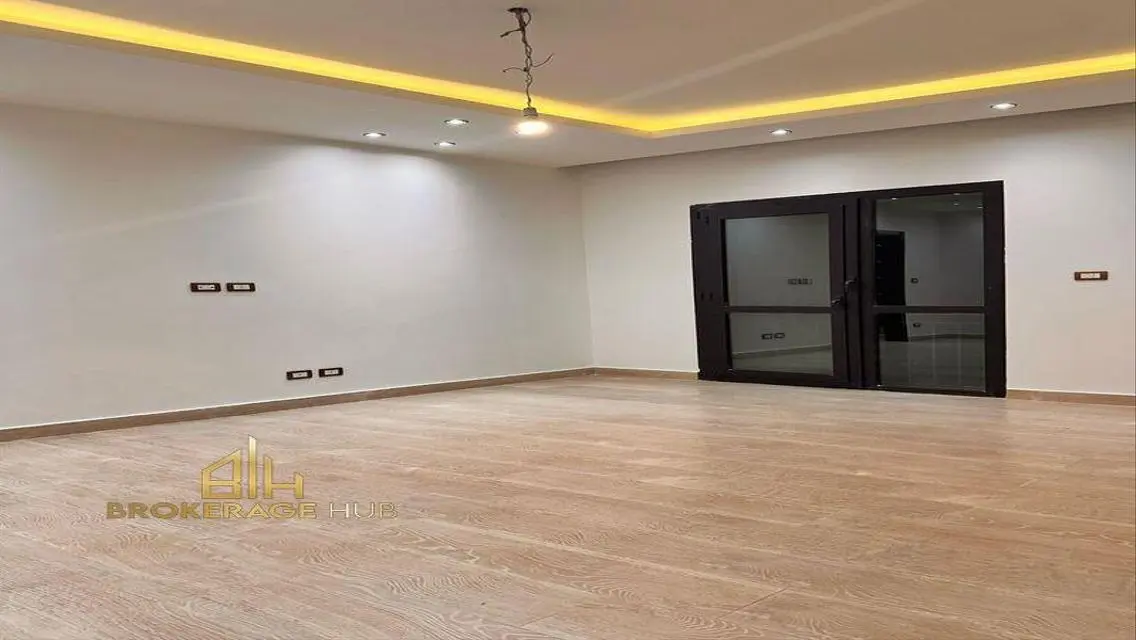 An apartment for rent in a location Eastown ,