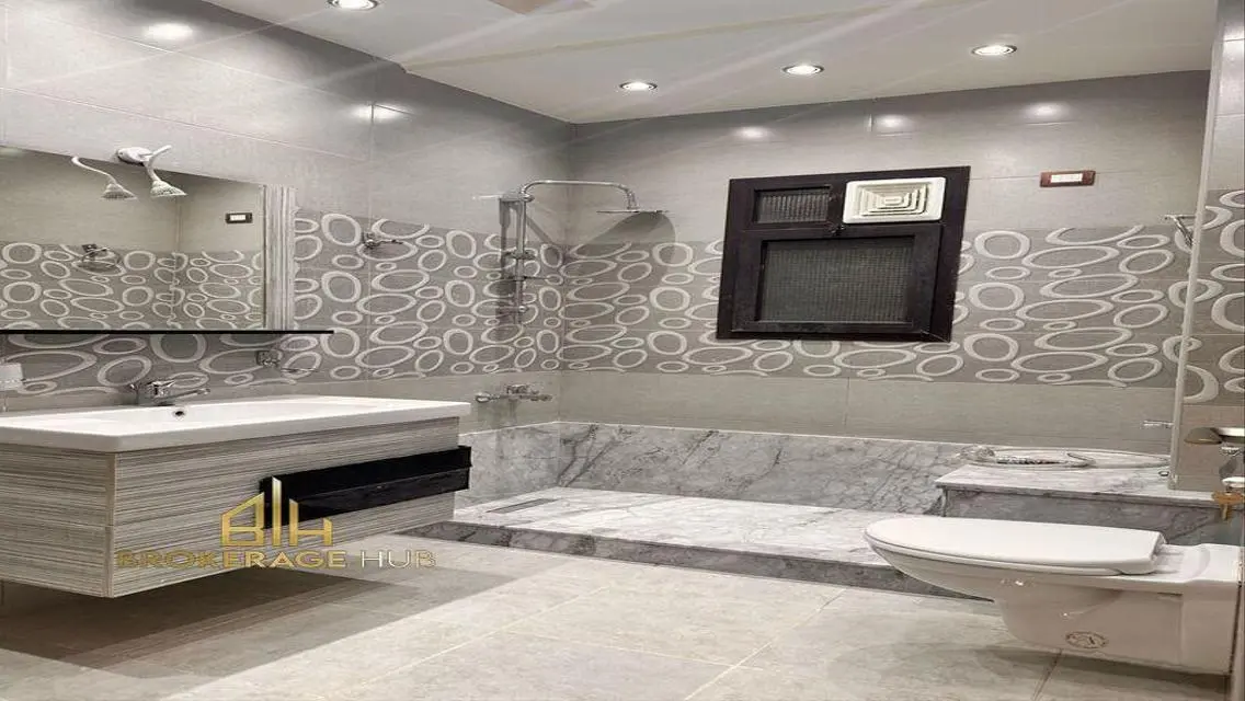 An apartment for rent in a location Eastown ,