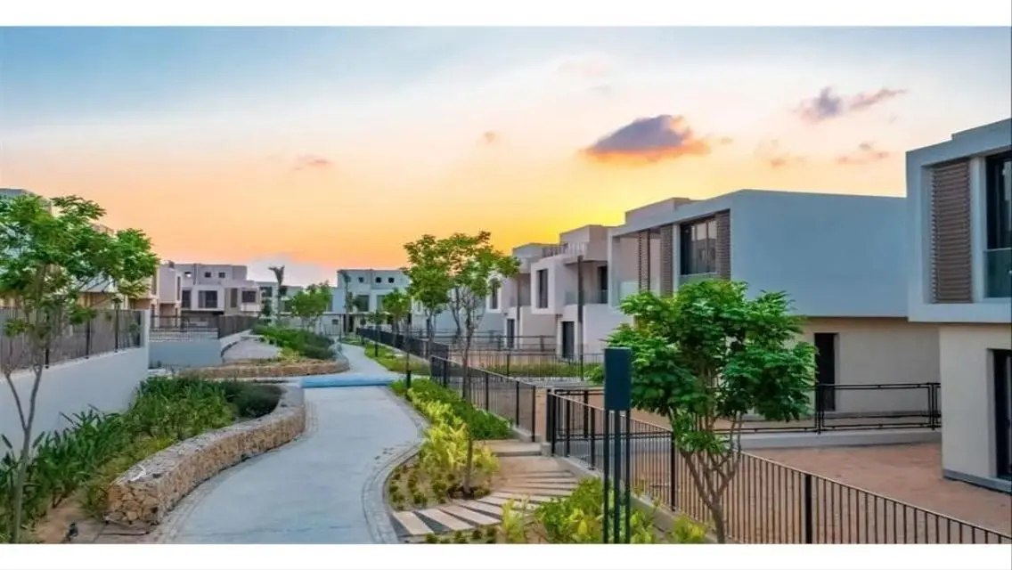Twin house ready to move for sale in Sodic East