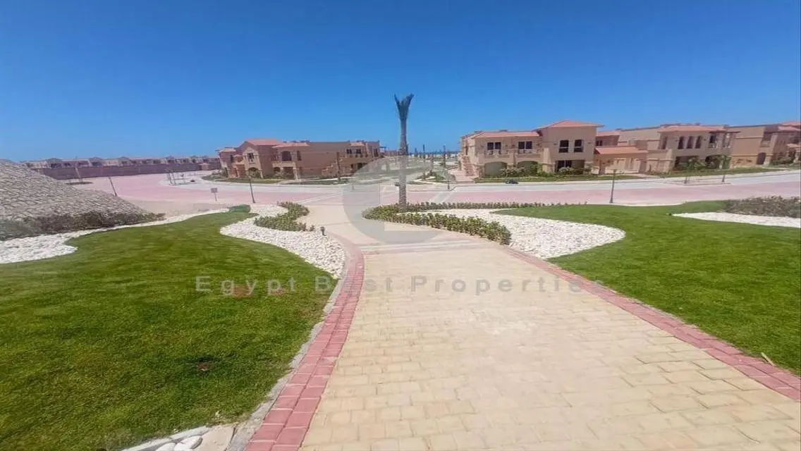 فيلا للبيع استلام فوري صف اول علي البحر بالتقسيط