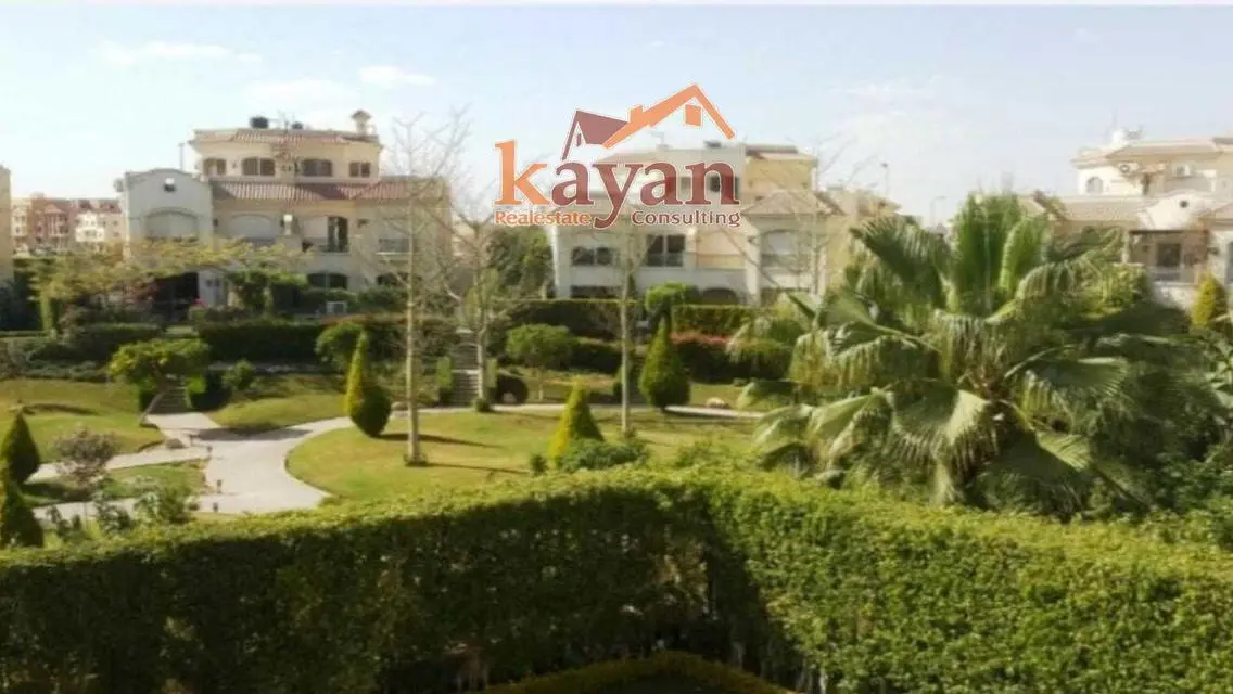 Twin house directly on the swimming pool, immediate receipt