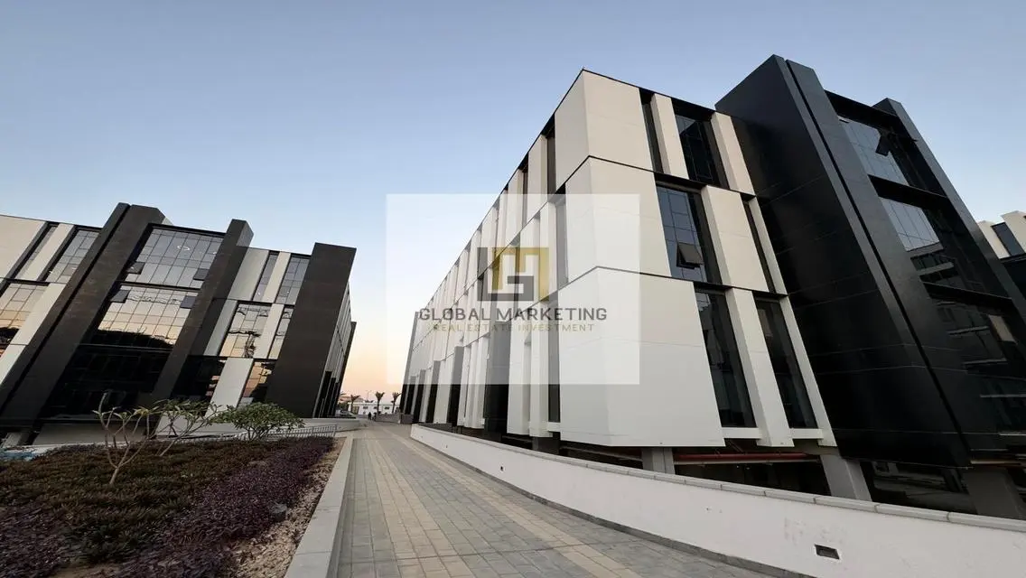 Fully finished office for rent 81m in Hyde Park