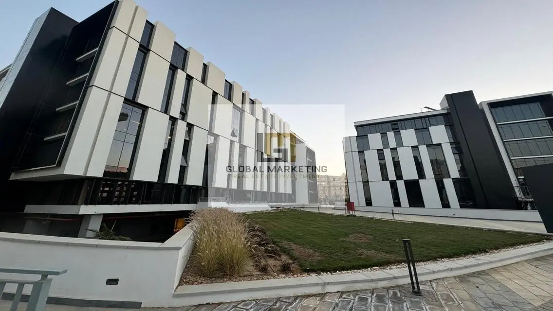 Fully finished office for rent 81m in Hyde Park