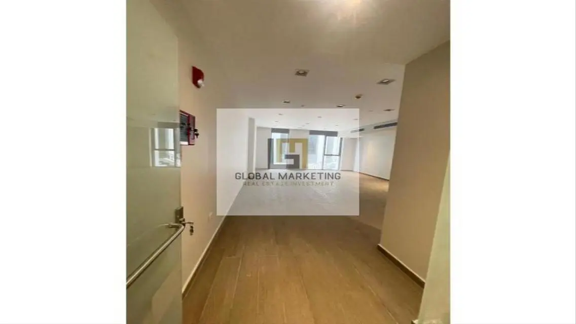 Fully finished office for rent 81m in Hyde Park