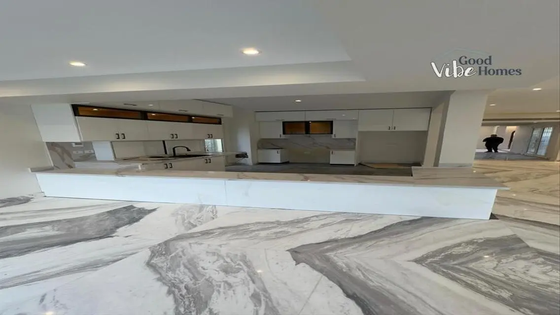 Standalone In Prime Location In Hyde Park For Sale