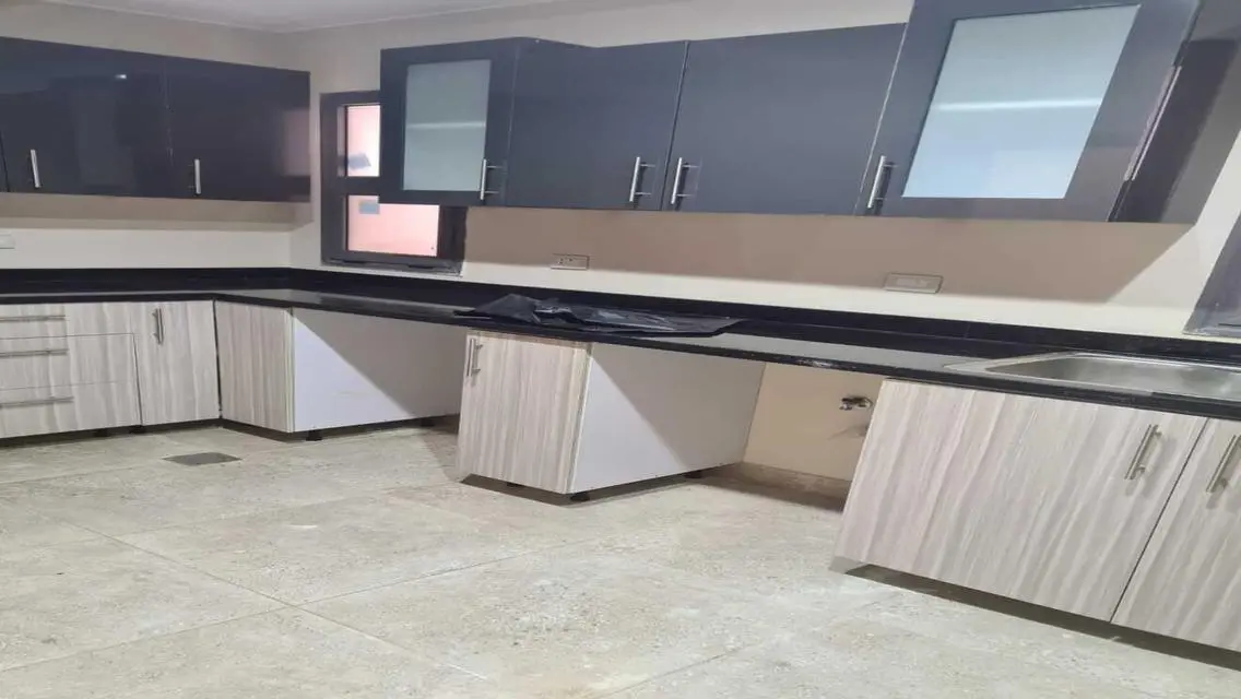 Ground floor with garden - kitchen &amp; air condition