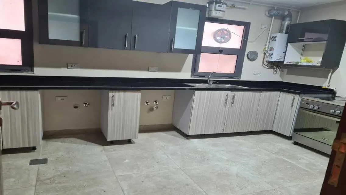 Ground floor with garden - kitchen &amp; air condition