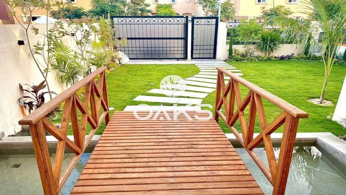 Villa for sale 6rooms + living /Hyde Park over10ye