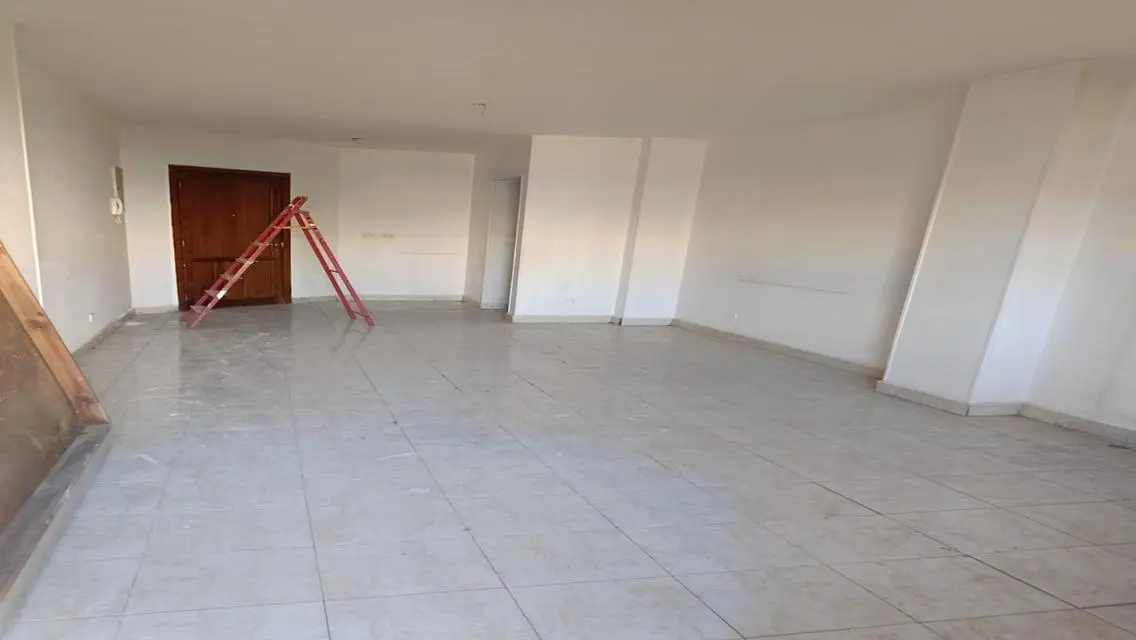 شقه للايجار 2 نوم بها 2 تكييف وسخان قانون جديد
