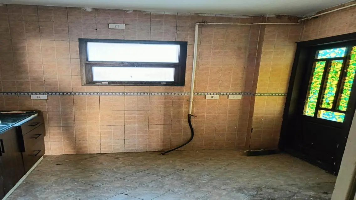 شقه للايجار 2 نوم بها 2 تكييف وسخان قانون جديد