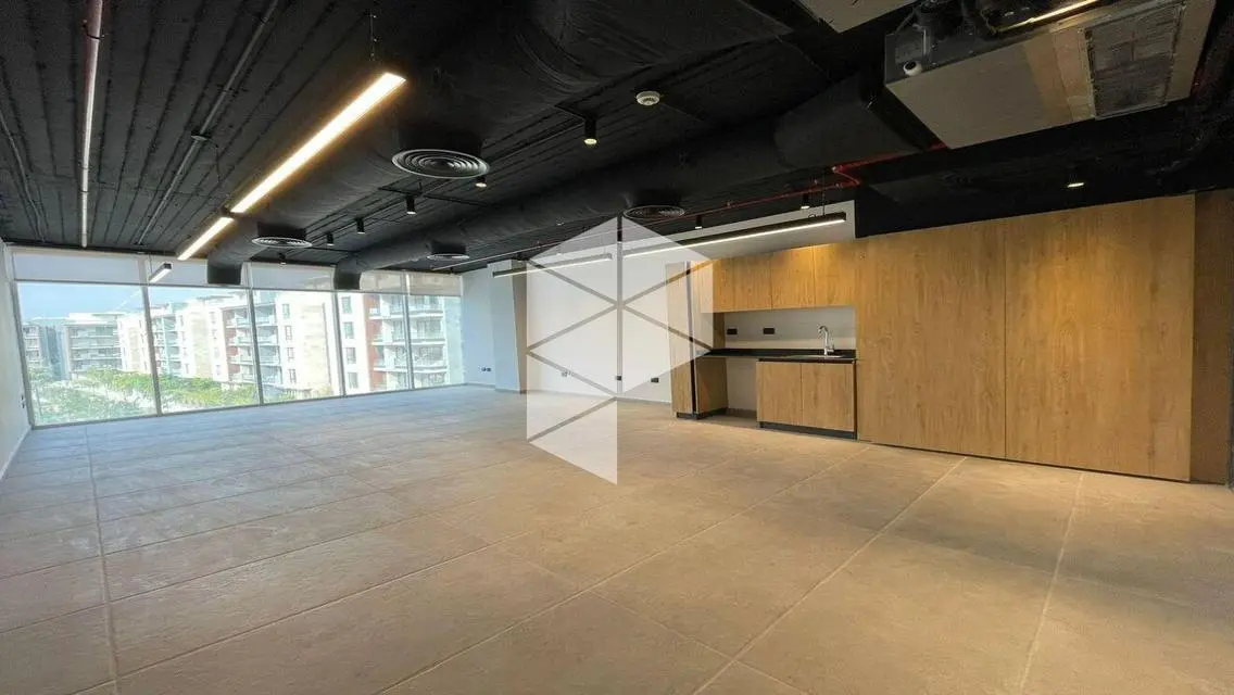 Office for rent 68 m finished on the southern 90