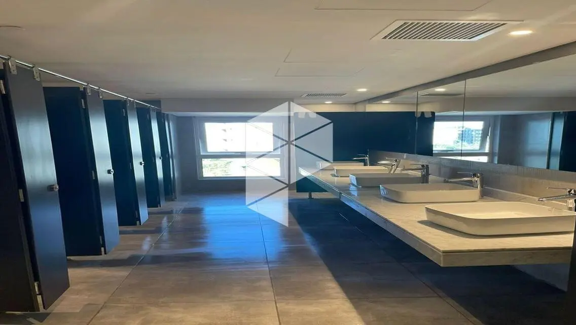 Office for rent 68 m finished on the southern 90