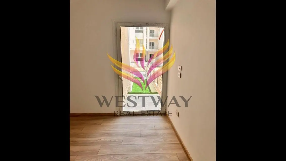 شقه للايجار مطبخ تكيفيات ارضي بحديقه خلف مول العرب
