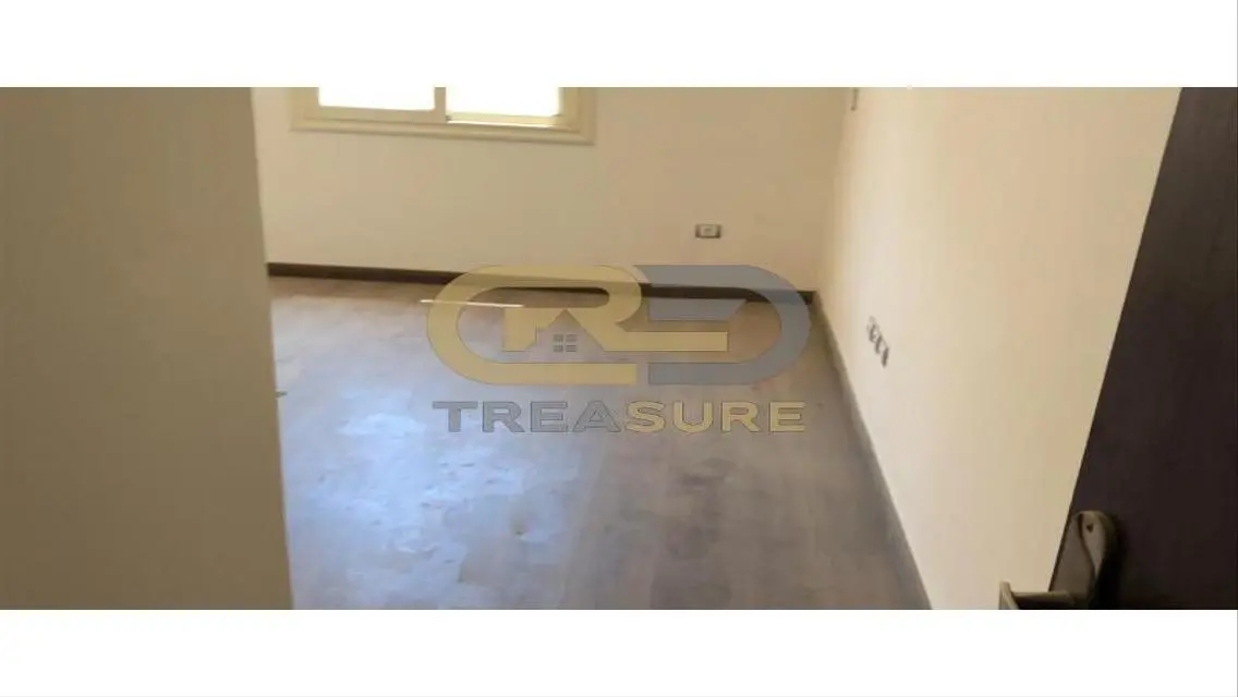 Fully finished Apt for sale in Jayd prime location