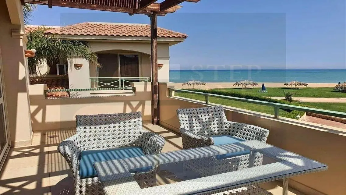 Chalet (3 rooms) for sale directly on the sea in T