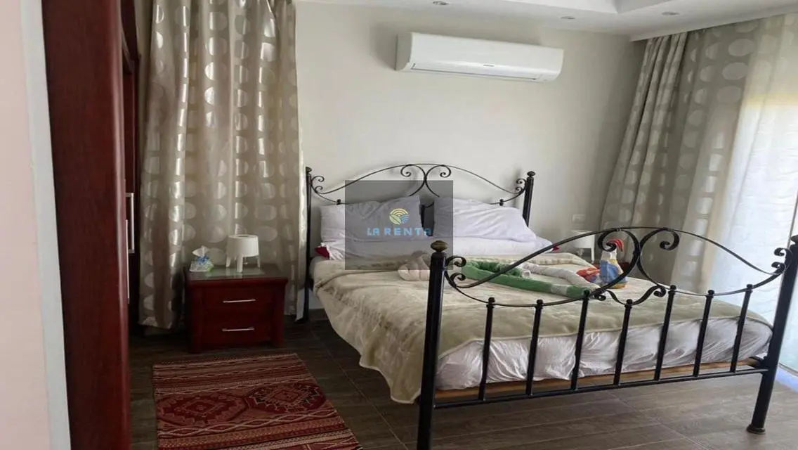 للبيع فيلا صف اول جولف فيو بحيره  بحري بسعر لقطة