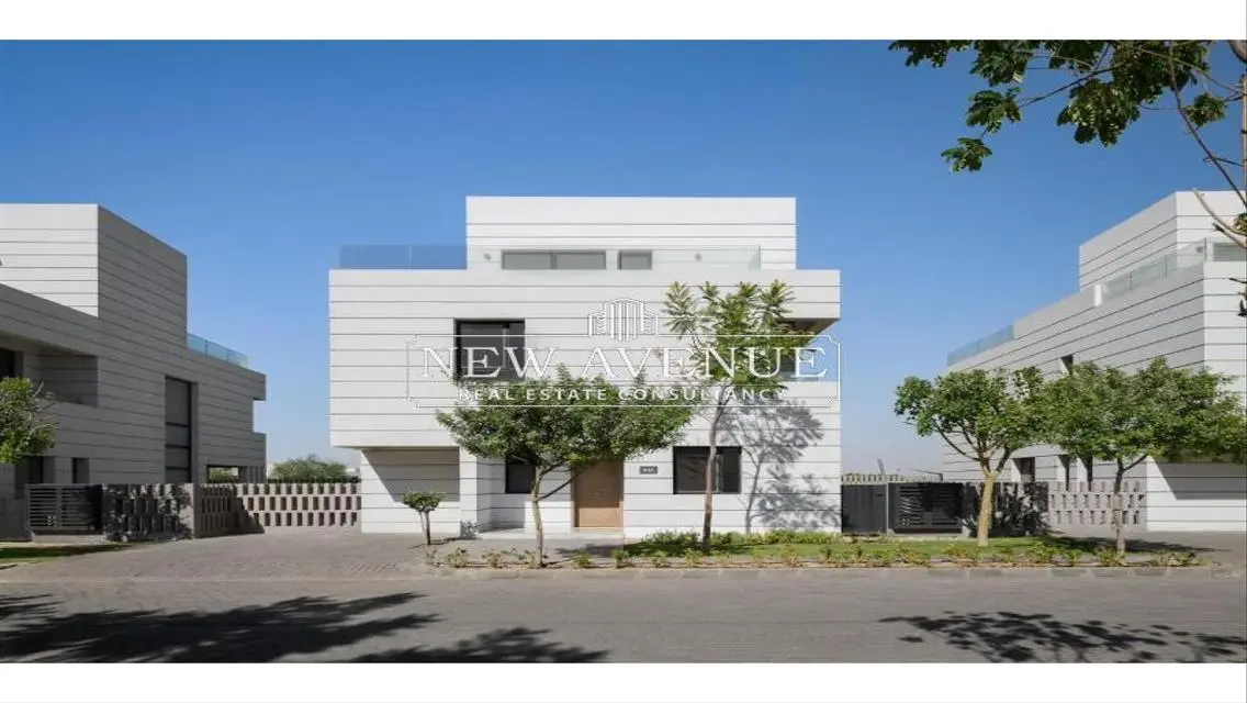 Townhouse with down payment in Al Burouj city